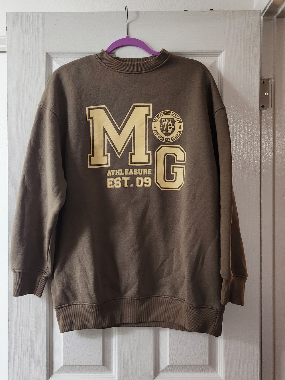 Missguided Brown Crewneck Sweater with Yellow Graphic
